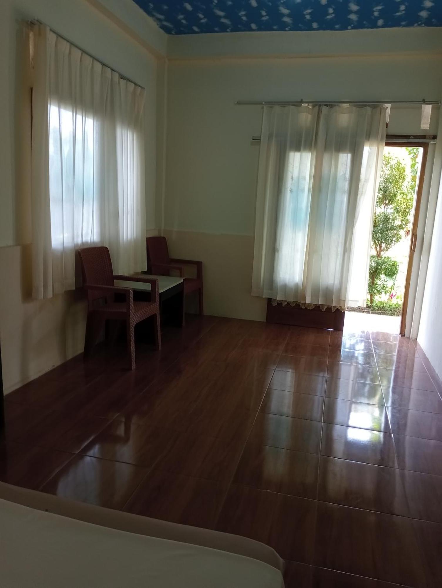 The Daun Puntik Homestay Pemenang Buitenkant foto