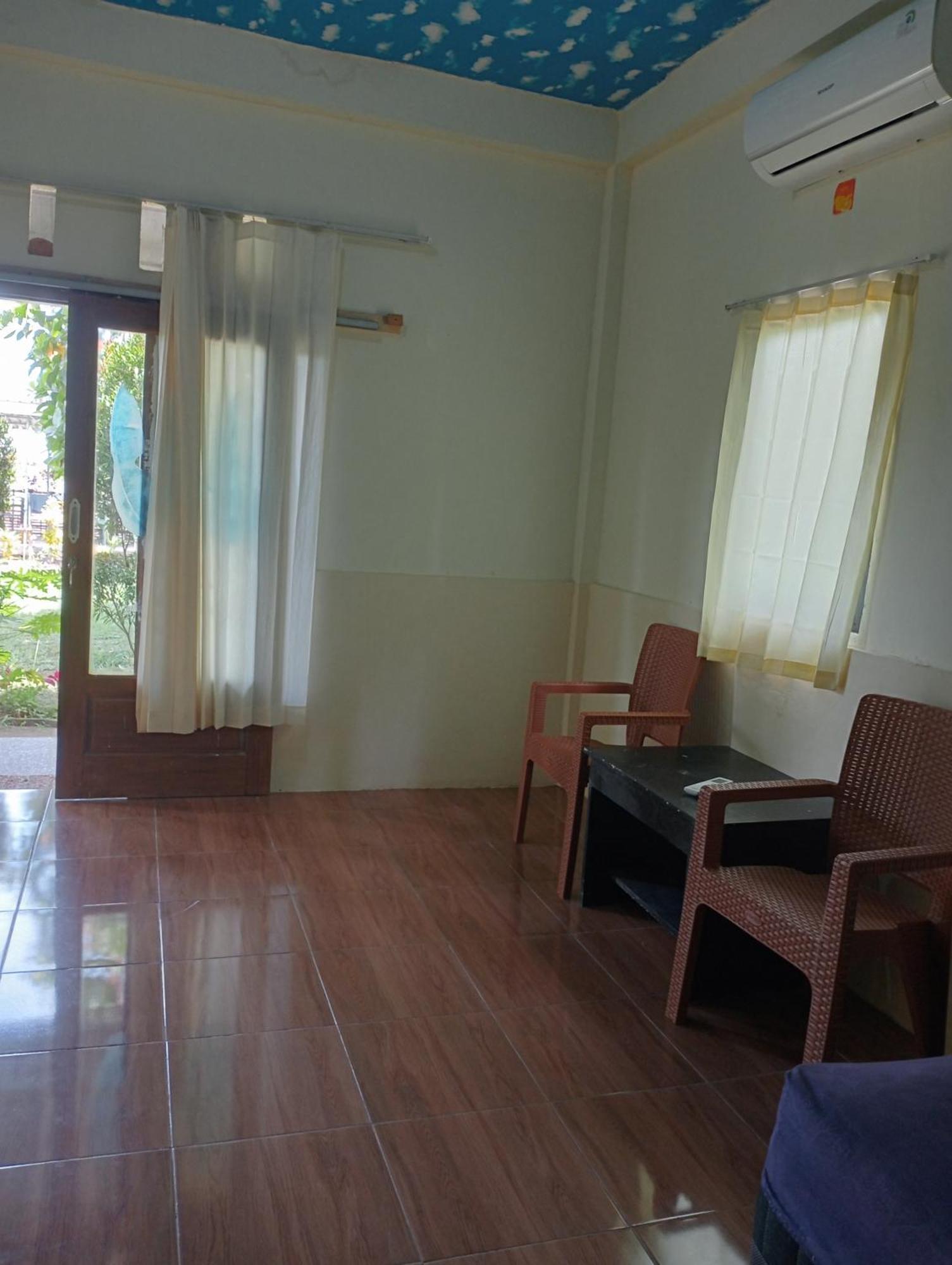 The Daun Puntik Homestay Pemenang Buitenkant foto