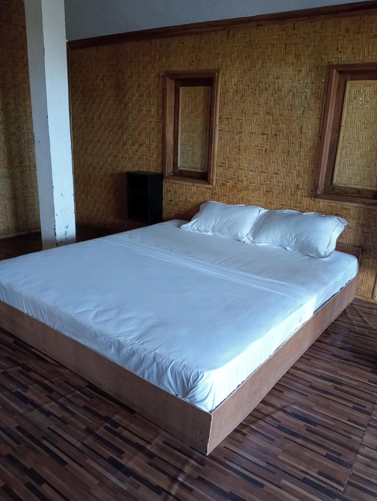 The Daun Puntik Homestay Pemenang Buitenkant foto