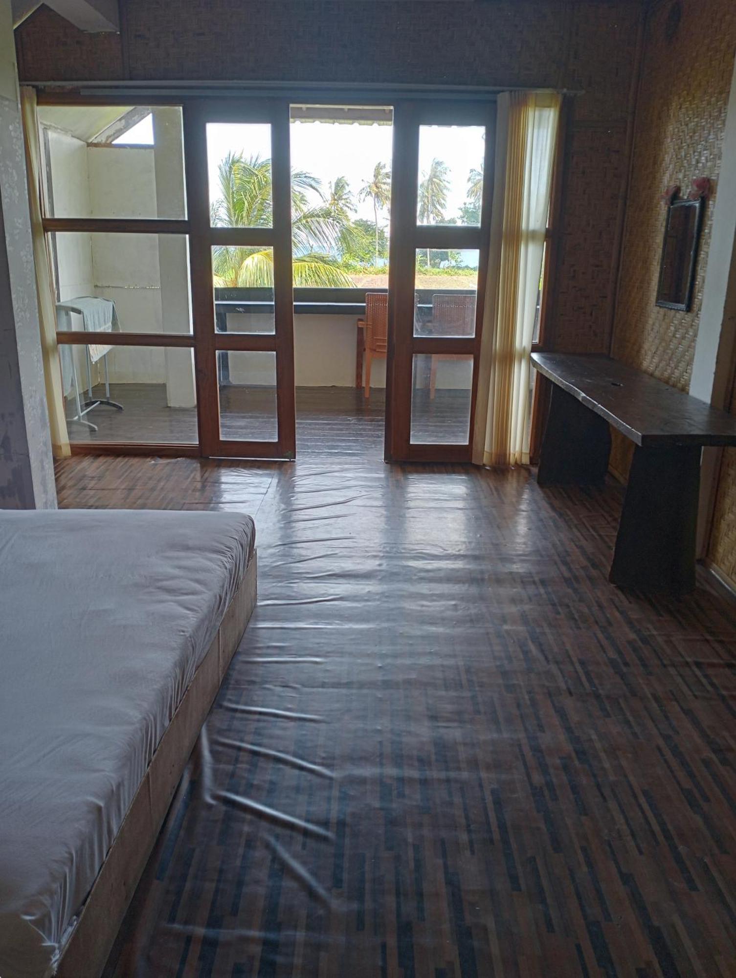 The Daun Puntik Homestay Pemenang Buitenkant foto
